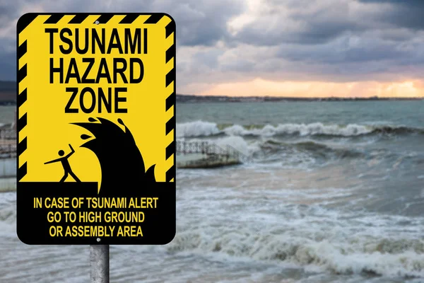 Знак предупреждения о цунами Стоковое Фото