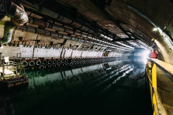 Подземные Пирс внутри горы для СССР атомная подводная лодка — стоковое фото