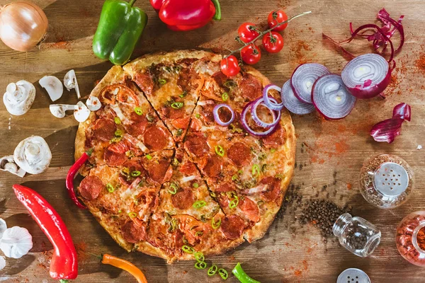 Итальянская пицца с пепперони Стоковая Картинка
