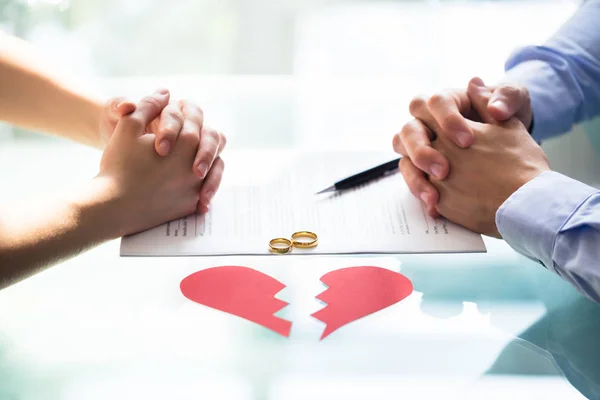 Couple Hand Divorce Paper Wedding Rings Broken Heart — стоковое фото