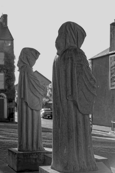 Faceless Monk Statues Town Fermoy County Cork Ireland — стоковое фото