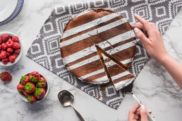 Top View Human Hands Delicious Homemade Cake Fresh Berries Marble — стоковое фото