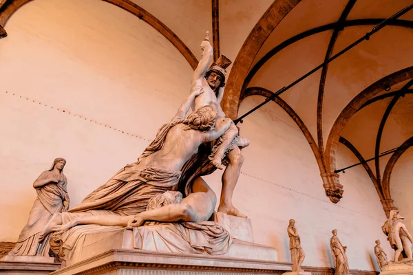 Скульптура Изнасилования Поликсена Пио Феди Лоджии Lanzi Флоренция — стоковое фото