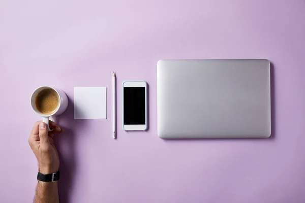 Cropped Shot Man Folding Coffee Cup Workplace Supplies Pink Surface — стоковое фото