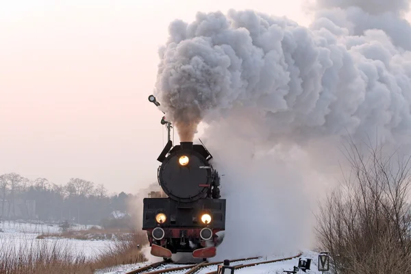 Старый ретро паровой поезд — стоковое фото