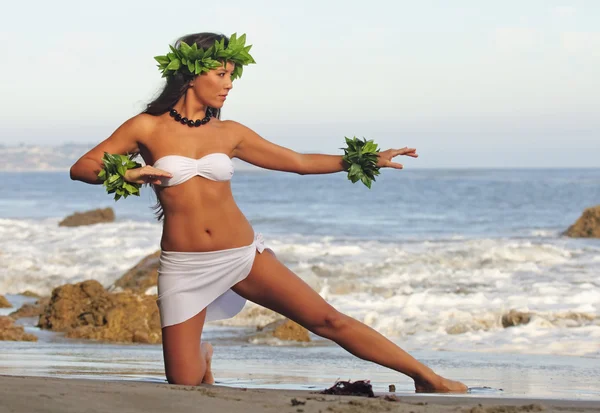 Полинезийский танцор — стоковое фото