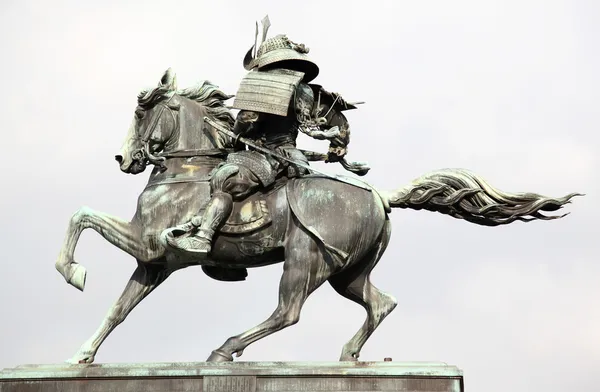 Статуя masashige Кусуноки за пределами imperi — стоковое фото