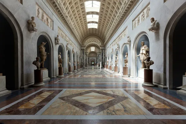 Италия более старый внутренний ватиканский музей в Риме — стоковое фото
