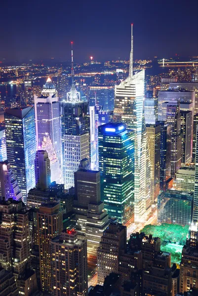 Вид с воздуха Таймс-Сквер ночью — стоковое фото