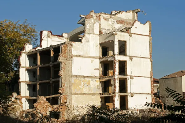 Старый разрушили здание — стоковое фото