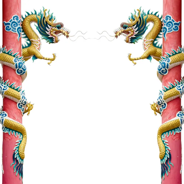 Двойной китайский дракон, обернутый вокруг красного полюса на белом Стоковое Изображение