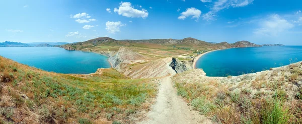 Летний обзор береговой линии — стоковое фото