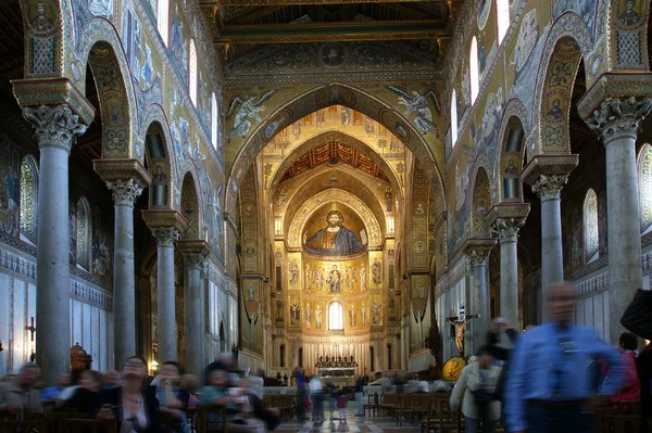 Интерьер собора базилика Монреале, Сицилия Лицензионные Стоковые Изображения