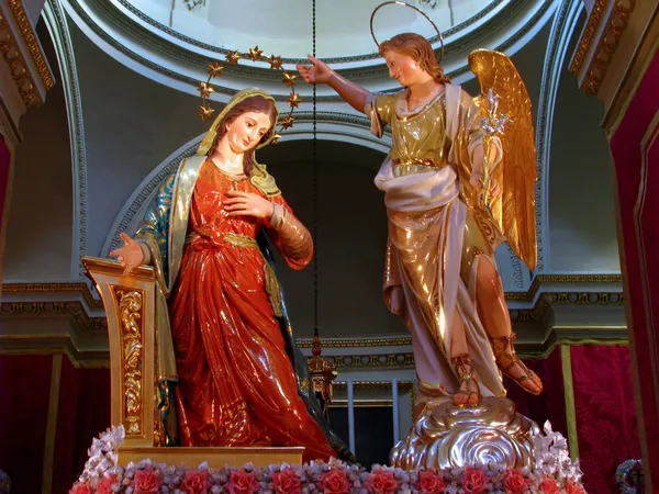 Радуйся Благодатная Марие, Господь – с тобою — стоковое фото
