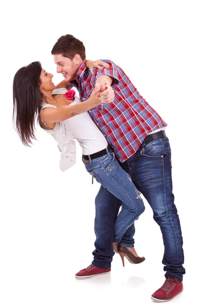 Картина молодая пара танцует — стоковое фото