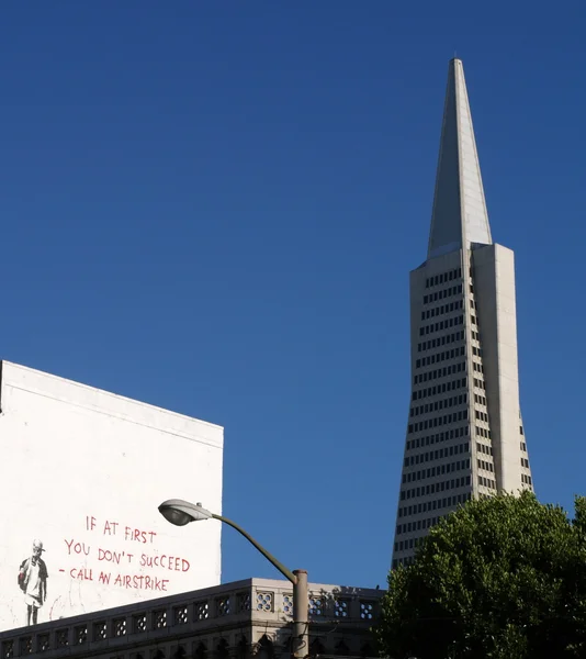 Стри искусства Бэнкси в Сан-Франциско — стоковое фото